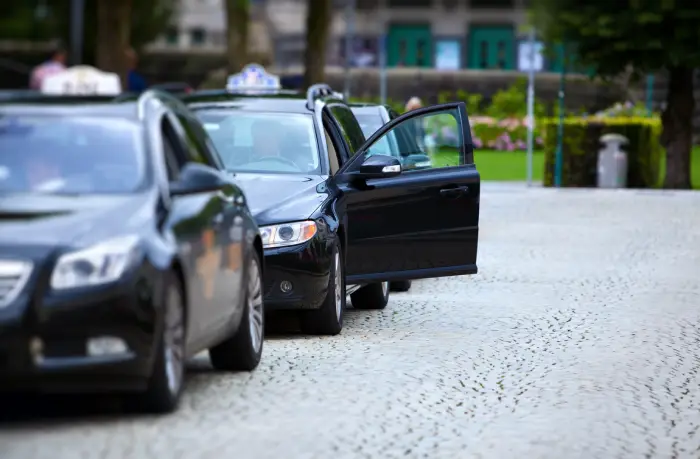 Ce taxi se fait doubler dans liste d’attente : L’état condamné à 101 000€ d’indemnités